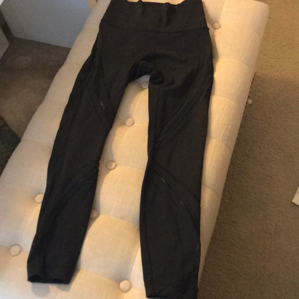 Lululemon pants size 4